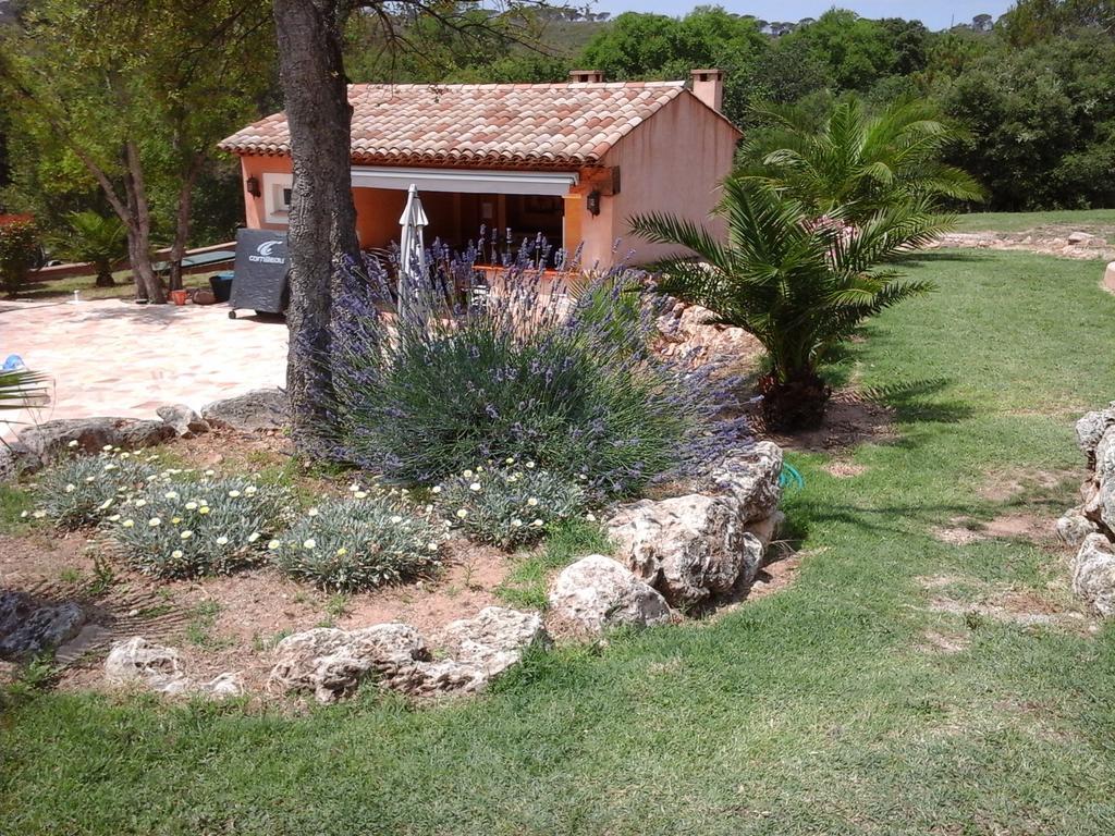 Mas Des Lys Roquebrune-sur-Argens Exterior foto