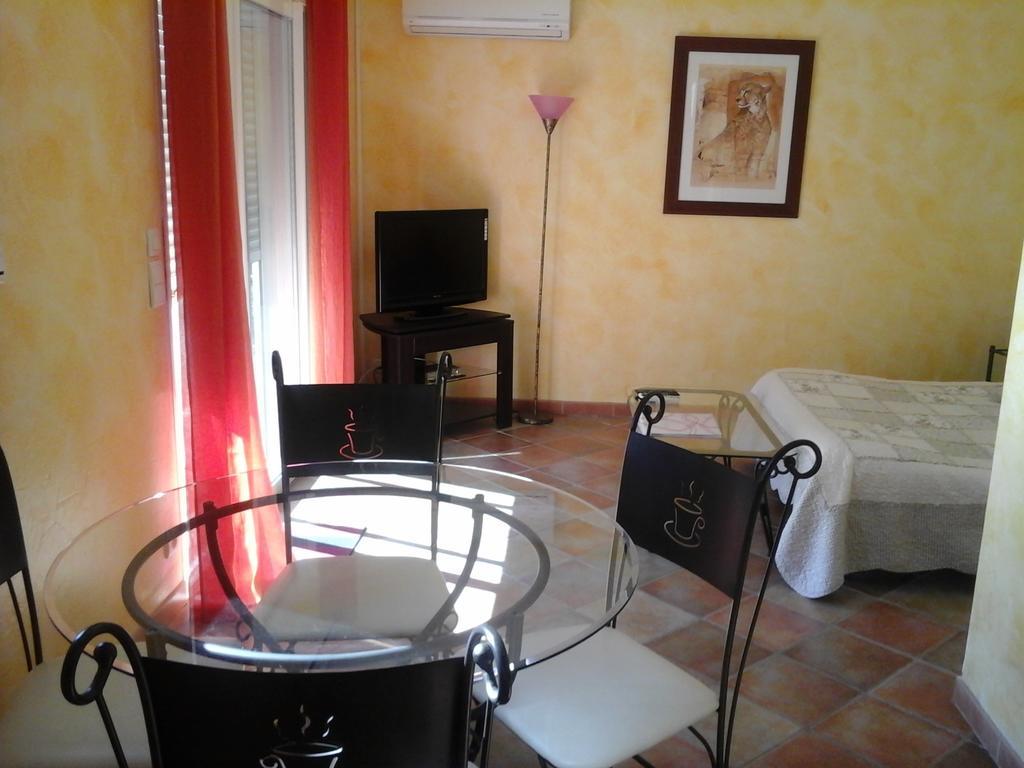 Mas Des Lys Roquebrune-sur-Argens Quarto foto