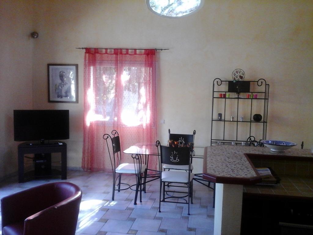 Mas Des Lys Roquebrune-sur-Argens Quarto foto