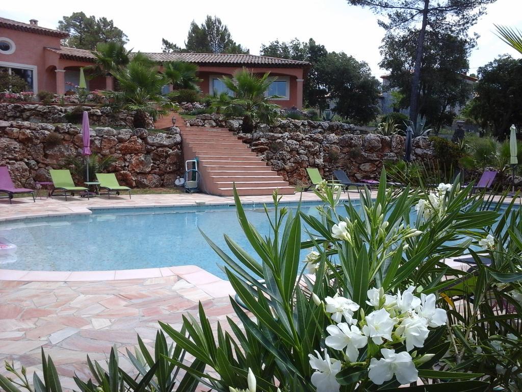 Mas Des Lys Roquebrune-sur-Argens Exterior foto