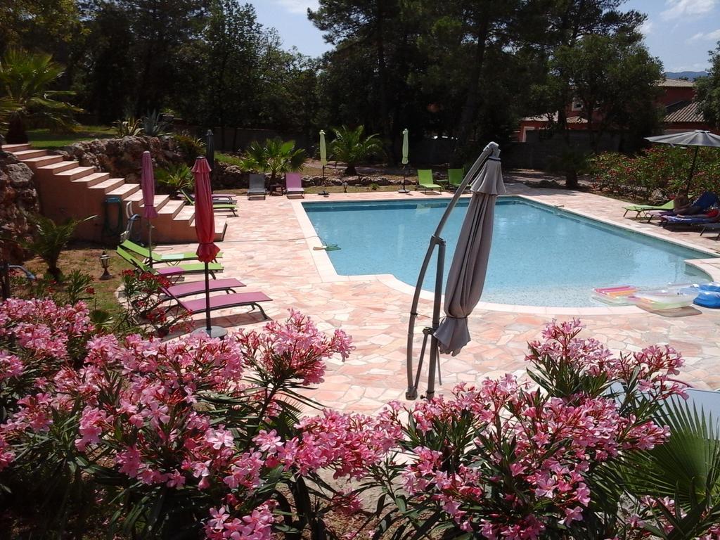 Mas Des Lys Roquebrune-sur-Argens Exterior foto